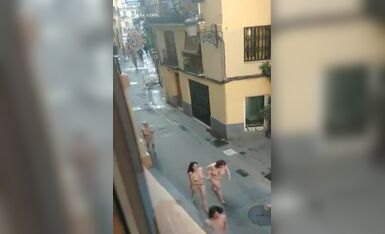 自慰系列之群体裸奔