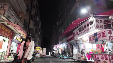 網紅人氣露出女神【cikaimoon】城市露出被路人拿手機拍攝 (2)